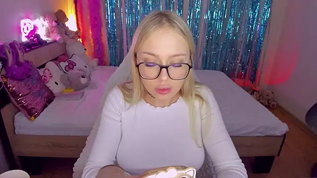 CeaneLino online show from 10-31-25, 08:05