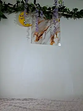 Nika aa online show from 05-18-26, 04:01