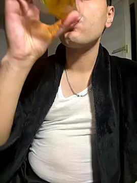 Snapshot of Arabianrainbow chatting on 10-11-25, 10:44 Arabianrainbow online show from 10-11-25, 10:44
