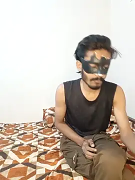 Lovebirdss online show from 11-18-25, 08:39