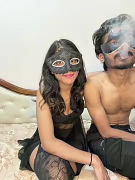 Lovebirdss online show from 12-19-25, 08:49