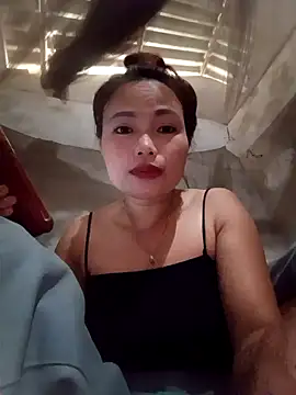 Snapshot of Rabbit-small chatting on 10-20-25, 04:36 Rabbit-small online show from 10-20-25, 04:36