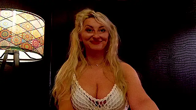 LeticiaReys online show from 02-27-26, 01:00