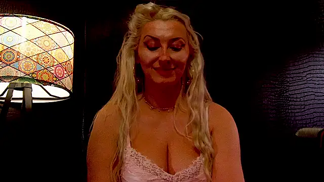 LeticiaReys online show from 02-12-26, 09:20