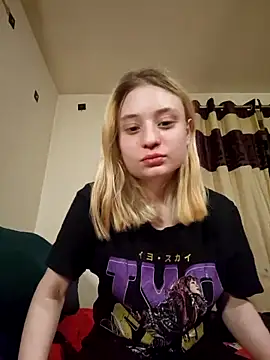 Snapshot of cinnamon-xx chatting on 04-24-26, 10:45 cinnamon-xx online show from 04-24-26, 10:45