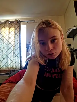 Snapshot of cinnamon-xx chatting on 05-11-26, 07:22 cinnamon-xx online show from 05-11-26, 07:22