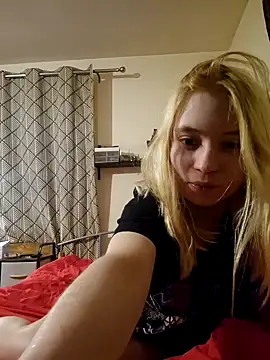 Snapshot of cinnamon-xx chatting on 05-12-26, 09:43 cinnamon-xx online show from 05-12-26, 09:43