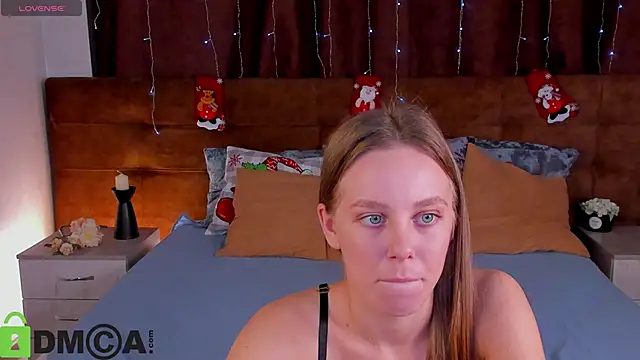 Snapshot of Verona_Brens chatting on 12-14-25, 08:09 Verona Brens online show from 12-14-25, 08:09