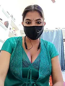 Hot radhaji online show from 04-13-26, 03:38