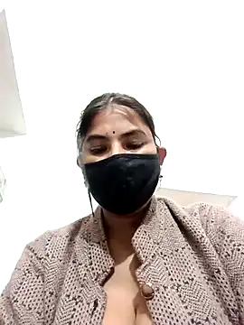 Hot radhaji online show from 11-26-25, 05:57