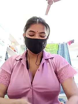 Hot radhaji online show from 02-26-26, 12:43