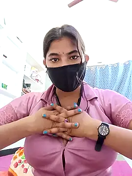 Hot radhaji online show from 03-07-26, 04:01