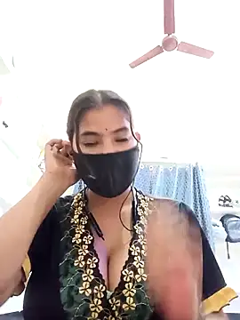 Hot radhaji online show from 03-07-26, 02:29