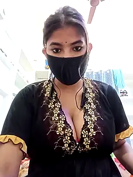 Hot radhaji online show from 02-13-26, 04:18