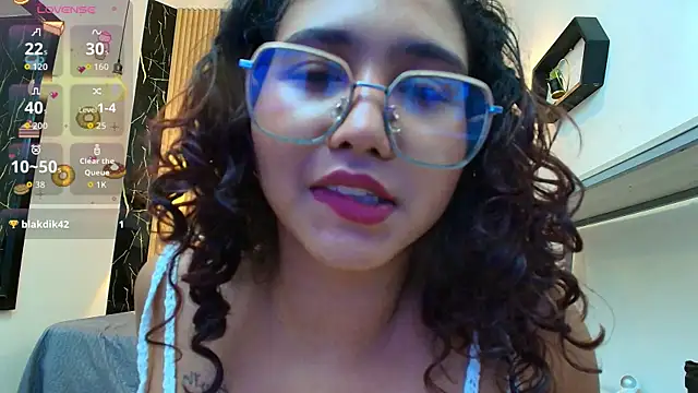 Snapshot of SamanthaFox_8 chatting on 05-11-26, 04:04 SamanthaFox 8 online show from 05-11-26, 04:04