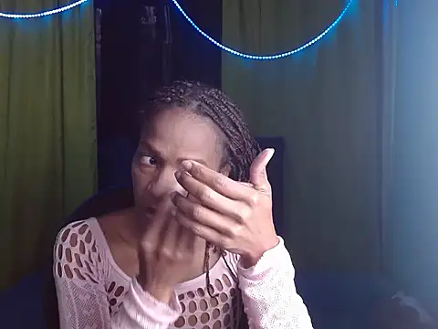 Snapshot of Melani_ebony chatting on 02-13-26, 01:33 Melani ebony online show from 02-13-26, 01:33