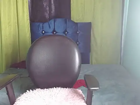 Snapshot of Melani_ebony chatting on 02-16-26, 01:21 Melani ebony online show from 02-16-26, 01:21