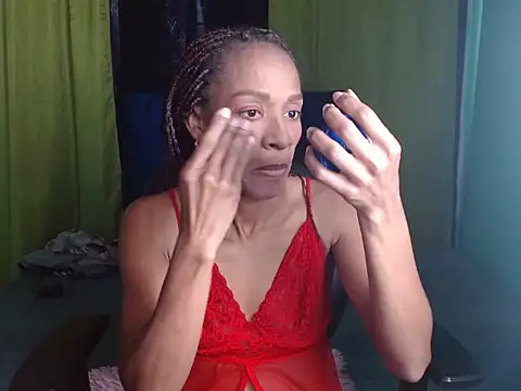 Snapshot of Melani_ebony chatting on 02-17-26, 01:19 Melani ebony online show from 02-17-26, 01:19