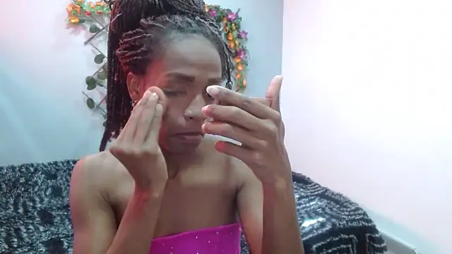 Snapshot of Melani_ebony chatting on 02-28-26, 01:22 Melani ebony online show from 02-28-26, 01:22