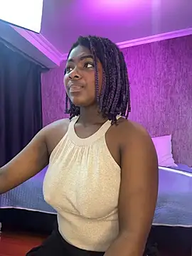 Snapshot of KarinaFlowers_ chatting on 04-21-26, 12:12 KarinaFlowers online show from 04-21-26, 12:12