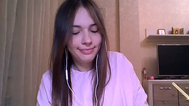 Snapshot of CeyaLier chatting on 01-08-26, 05:41 CeyaLier online show from 01-08-26, 05:41