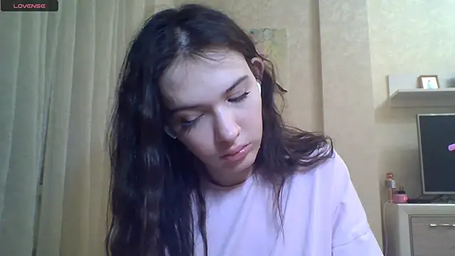 Snapshot of CeyaLier chatting on 06-19-26, 06:36 CeyaLier online show from 06-19-26, 06:36