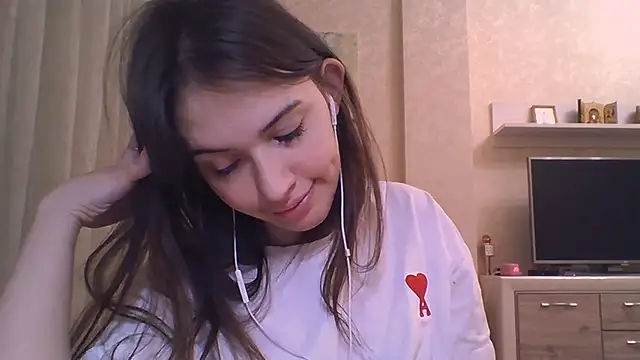 Snapshot of CeyaLier chatting on 11-24-25, 05:13 CeyaLier online show from 11-24-25, 05:13