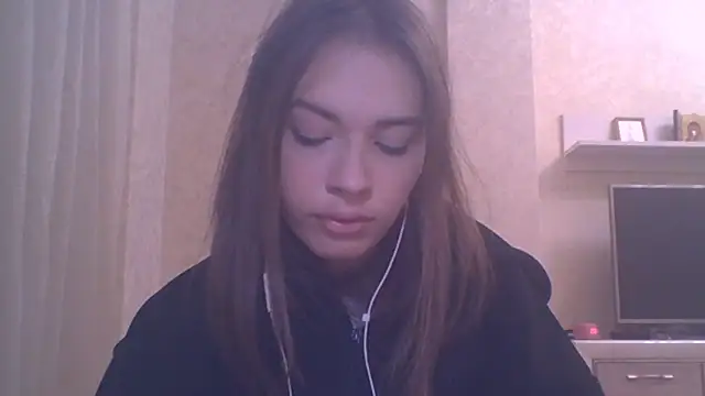 Snapshot of CeyaLier chatting on 10-27-25, 05:14 CeyaLier online show from 10-27-25, 05:14