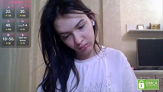 Snapshot of CeyaLier chatting on 06-01-26, 06:29 CeyaLier online show from 06-01-26, 06:29