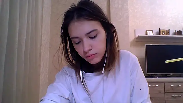 Snapshot of CeyaLier chatting on 10-28-25, 05:12 CeyaLier online show from 10-28-25, 05:12