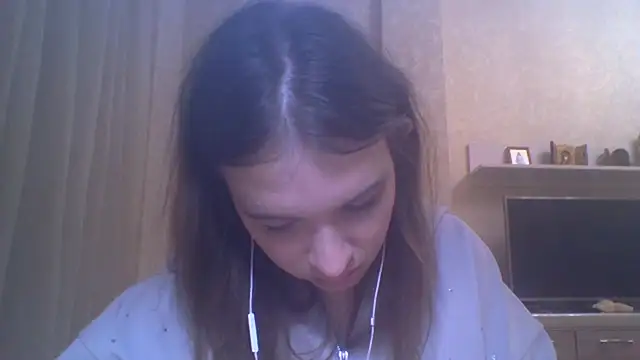 Snapshot of CeyaLier chatting on 10-14-25, 04:07 CeyaLier online show from 10-14-25, 04:07