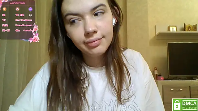 Snapshot of CeyaLier chatting on 05-14-26, 06:27 CeyaLier online show from 05-14-26, 06:27