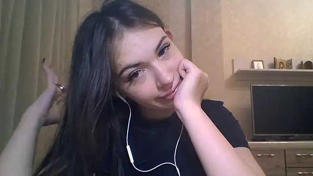 Snapshot of CeyaLier chatting on 11-06-25, 05:39 CeyaLier online show from 11-06-25, 05:39