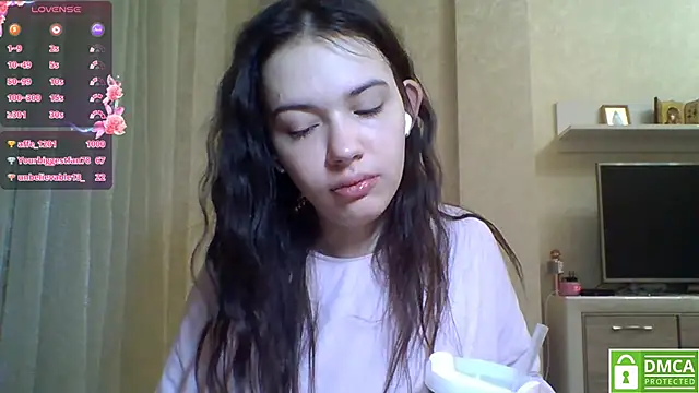 Snapshot of CeyaLier chatting on 06-20-26, 10:26 CeyaLier online show from 06-20-26, 10:26