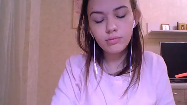 Snapshot of CeyaLier chatting on 12-18-25, 05:50 CeyaLier online show from 12-18-25, 05:50