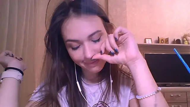 Snapshot of CeyaLier chatting on 11-27-25, 07:58 CeyaLier online show from 11-27-25, 07:58