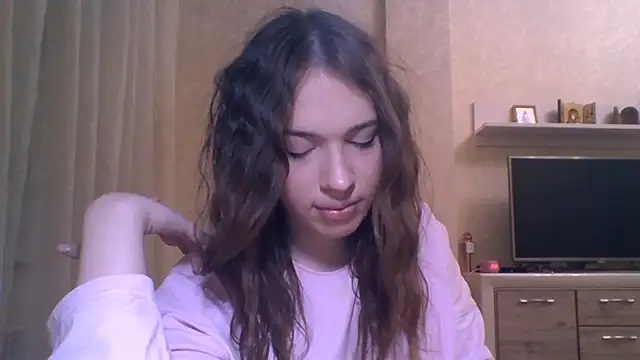 Snapshot of CeyaLier chatting on 01-09-26, 05:53 CeyaLier online show from 01-09-26, 05:53