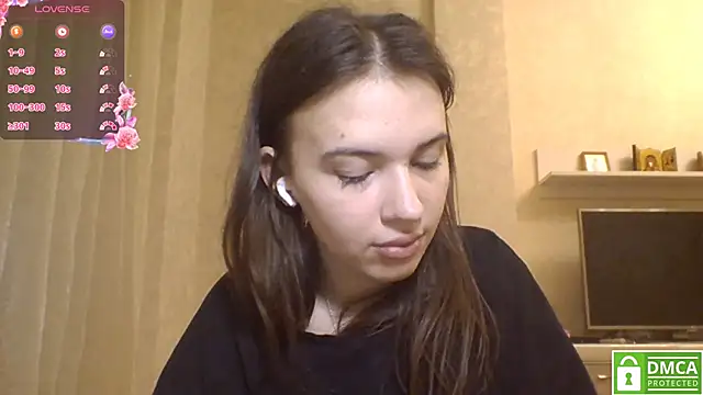 Snapshot of CeyaLier chatting on 05-08-26, 07:06 CeyaLier online show from 05-08-26, 07:06