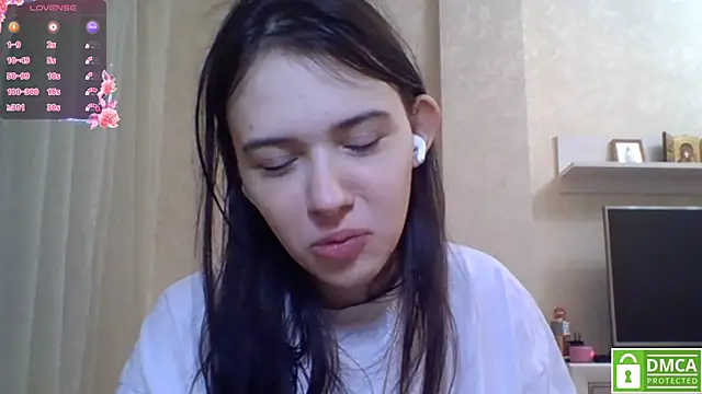 Snapshot of CeyaLier chatting on 08-03-26, 05:41 CeyaLier online show from 08-03-26, 05:41
