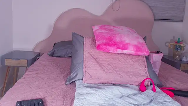 lu mystic online show from 04-10-26, 04:08