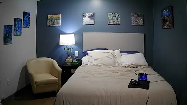 Snapshot of Fuck-Buddy-4U chatting on 10-27-25, 12:00 Fuck-Buddy-4U online show from 10-27-25, 12:00