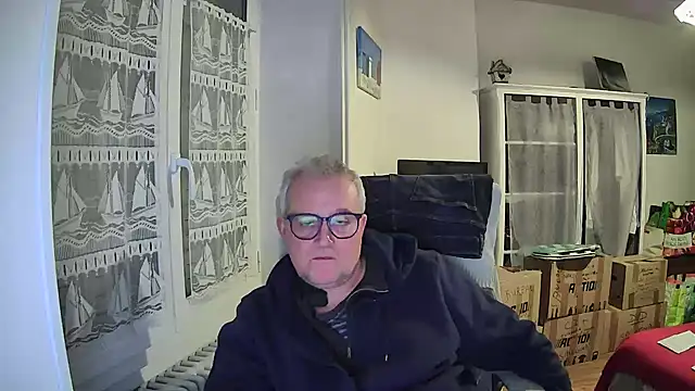 Snapshot of macdut67 chatting on 01-15-26, 01:31 macdut67 online show from 01-15-26, 01:31