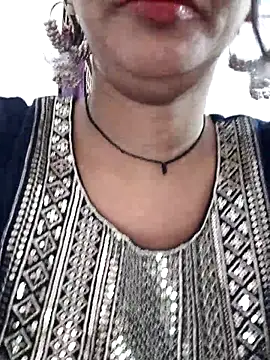 Janu-hasena online show from 11-18-25, 01:43