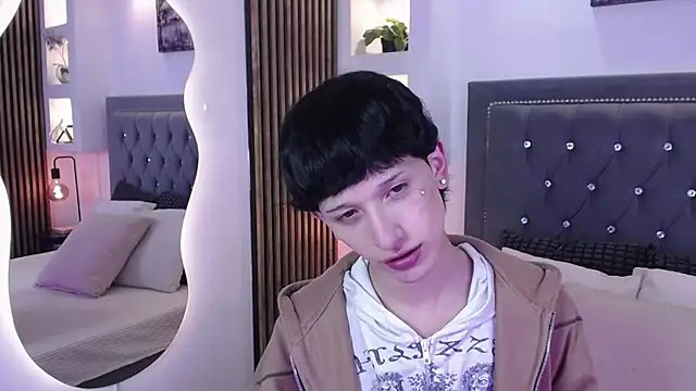 Snapshot of Emo_Boy_ chatting on 05-22-26, 08:40 Emo Boy online show from 05-22-26, 08:40