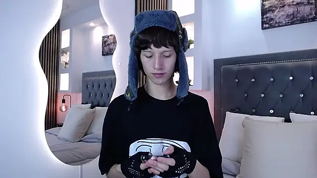 Emo Boy  online show from 03-10-26, 08:46