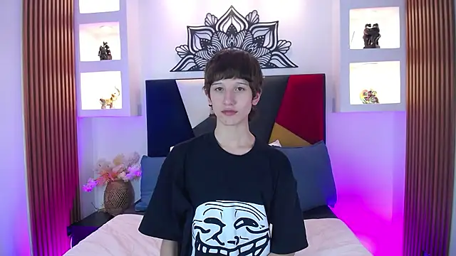 Emo Boy  online show from 02-28-26, 08:08