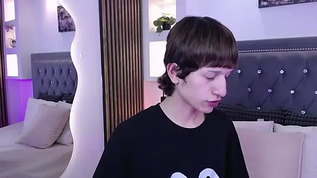 Snapshot of Emo_Boy_ chatting on 05-17-26, 09:59 Emo Boy online show from 05-17-26, 09:59