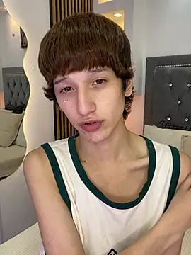 Snapshot of Emo_Boy_ chatting on 05-09-26, 08:56 Emo Boy online show from 05-09-26, 08:56