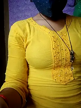Snapshot of Village_girl99 chatting on 10-07-25, 04:08 Village girl99 online show from 10-07-25, 04:08