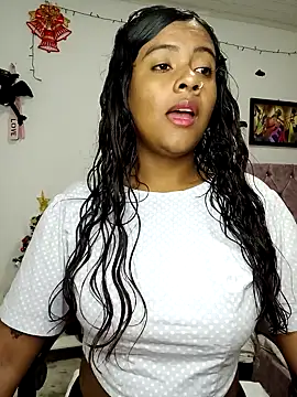 Snapshot of vannesitha25 chatting on 12-18-25, 09:18 vannesitha25 online show from 12-18-25, 09:18